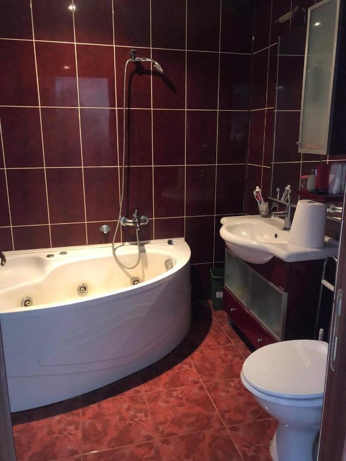 Ferienwohnung Apartament Râmnicu Vâlcea Exterior foto